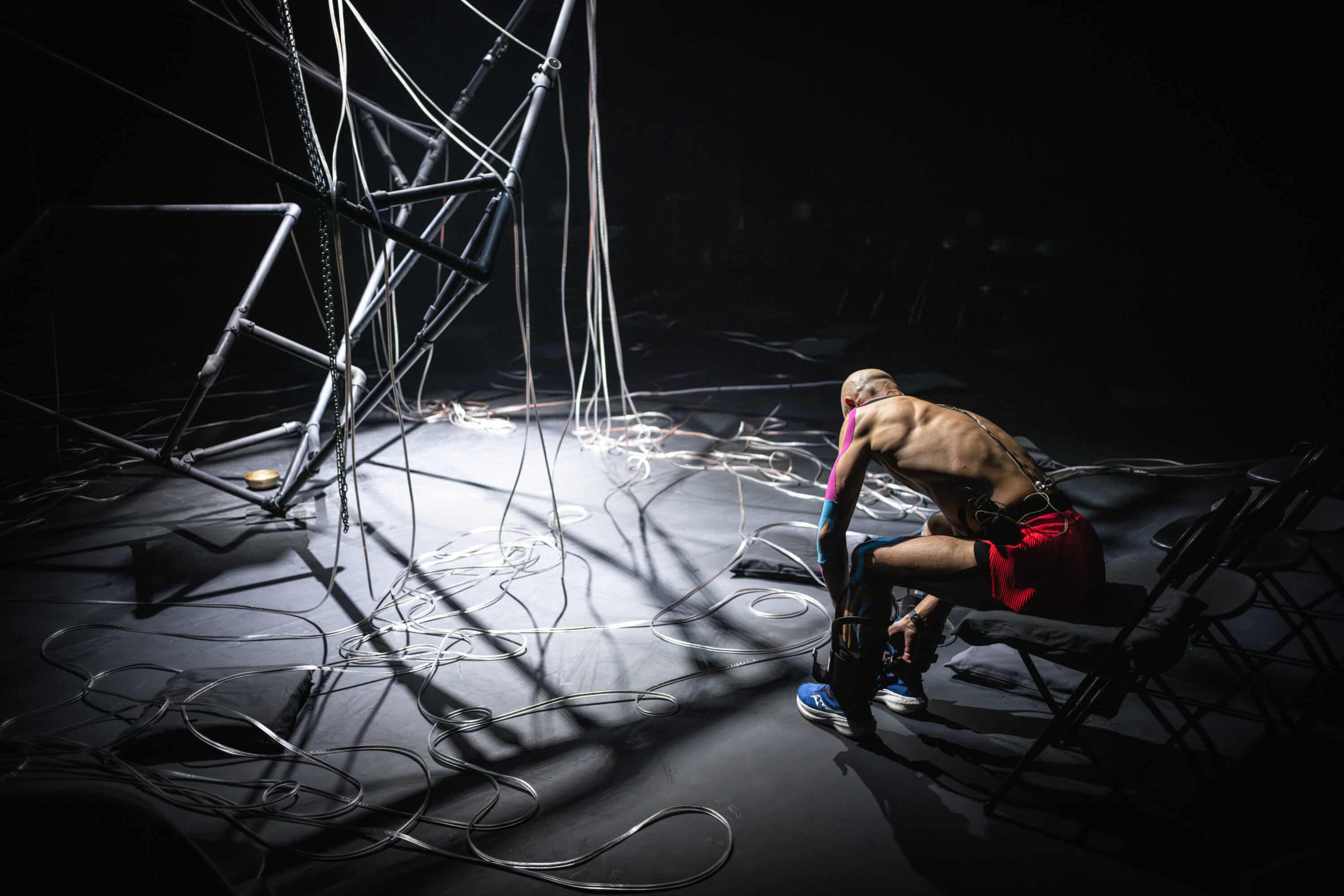 Bilde av Yaniv Cohen som danser