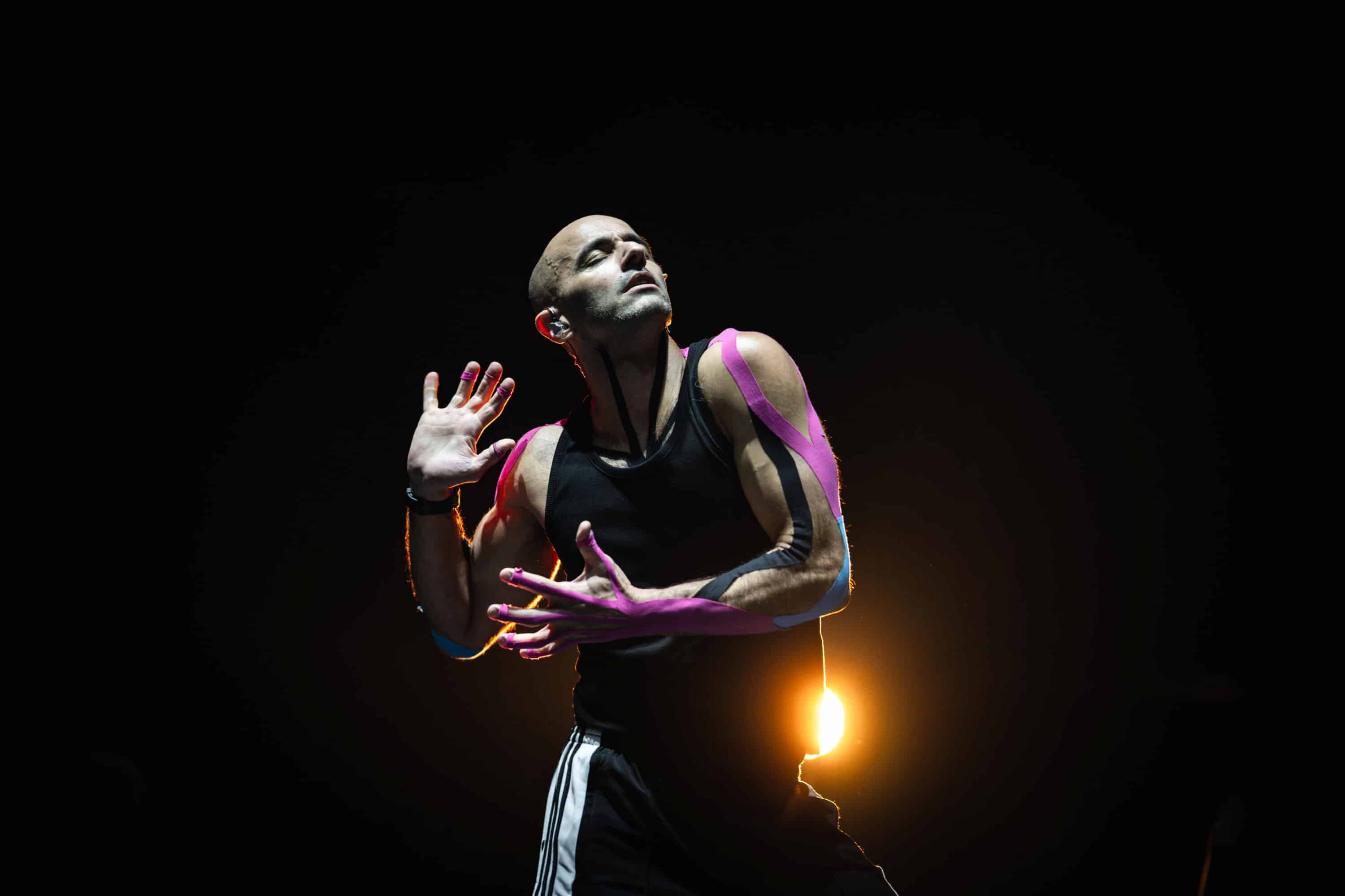 Bilde av Yaniv Cohen som danser