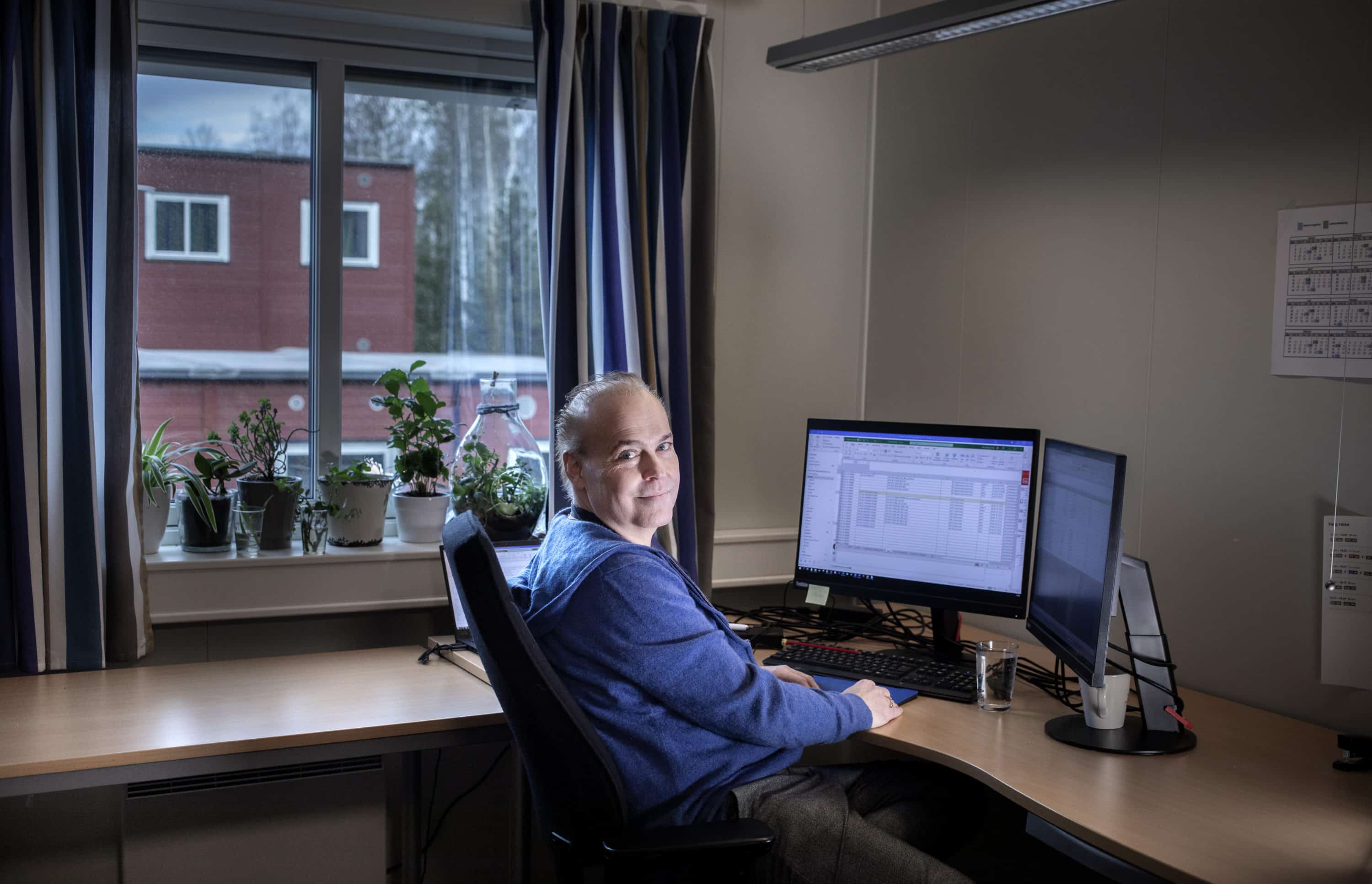 Bilde av Terje Røed-Hansen på sitt nye kontor